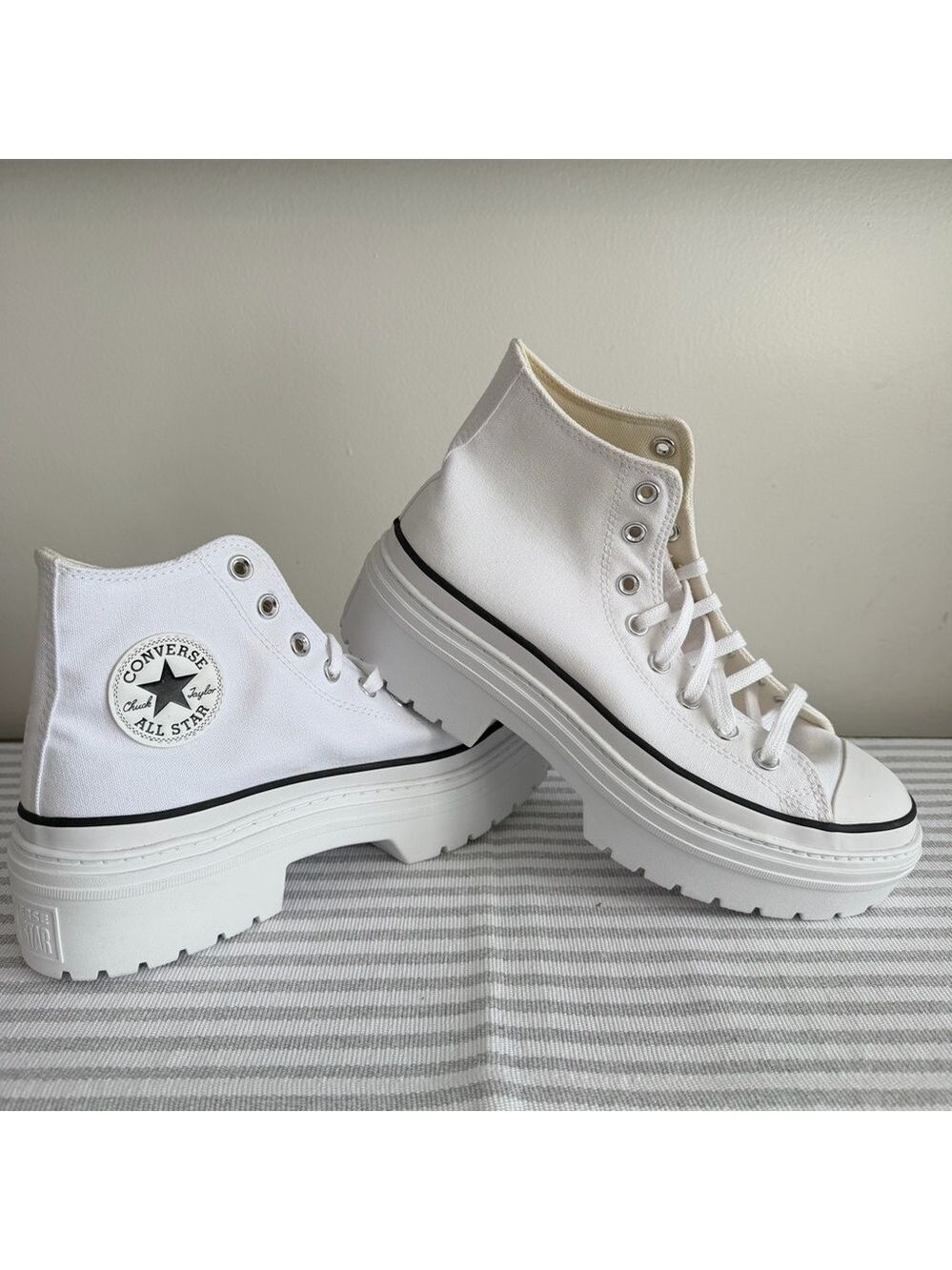 Converse NEW Women's Chuck Taylor All Star Lugged Platform Hi Top Shoe Size 10 - Picture 6 of 10